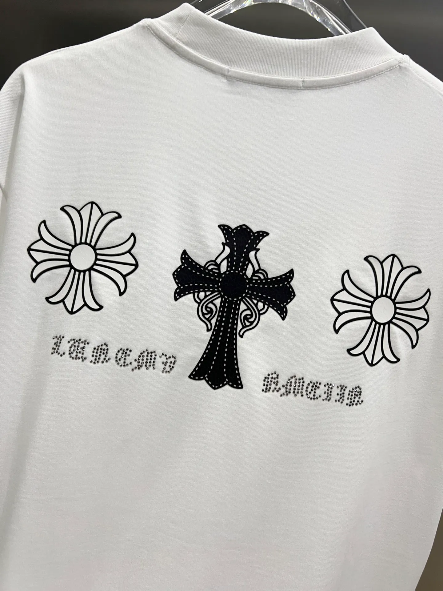 🅿️190 CH Crow 2025 Autumn and Winter New Short-sleeved T-shirt Cross leather craft Customized hardware metal + Middle Eastern Australian diamond design craft The real thing is great🔥Same style for men and women, loose version Size S M L XL XXL Five sizes black white